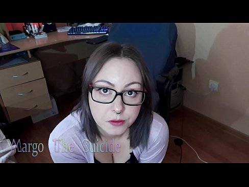 ❤️ Sexig tjej med glasögon suger Dildo djupt på kamera Super porr at sv.domhudognika.ru ﹏